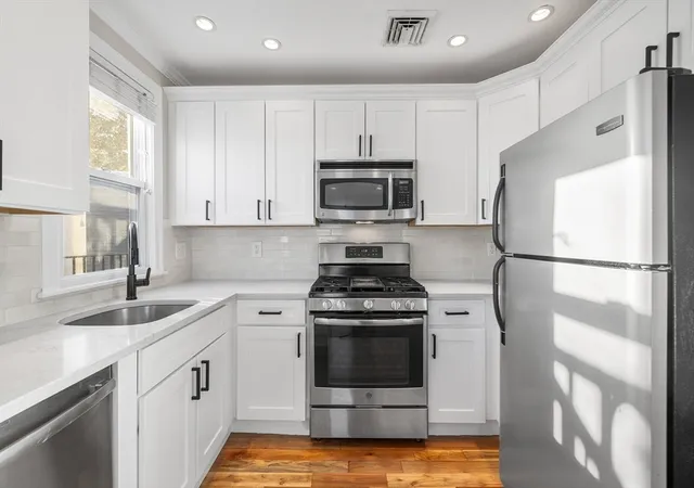 Listing Photo 4 - Condo for sale in building located at 499-501 Sumner St, Boston, MA 02128 - Unit #3