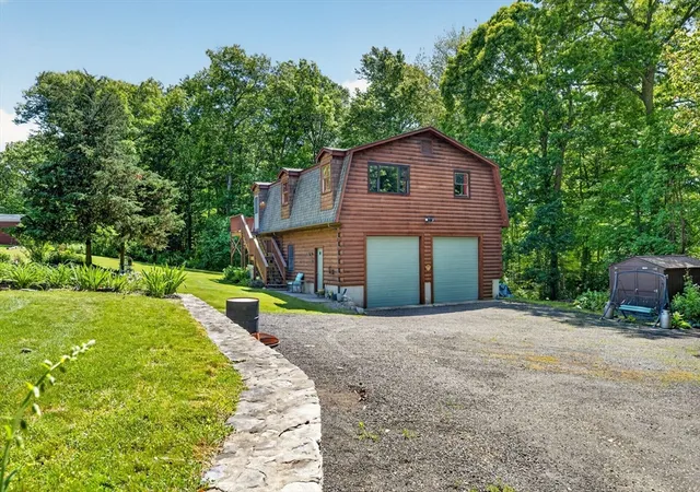 5th image of 51 Bryant St, Berkley, MA 02779 | MLS# 73531135