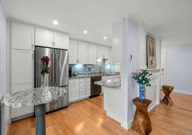 Listing Photo 4 - Condo for sale in building located at 1210 Greendale Ave, Needham, MA 02492 - Unit #311