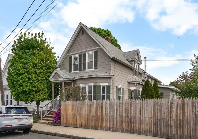 1st image of 122 S Walker St, Lowell, MA 01851 | MLS# 73516558