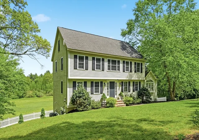 2nd image of 26 Long Hill Rd, Georgetown, MA 01833 | MLS# 73524725