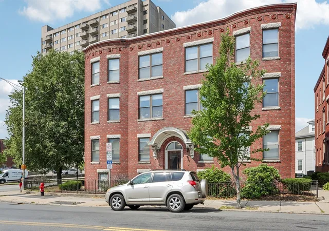 1st image of 550 Main #5, Malden, MA 02148 | MLS# 73553348