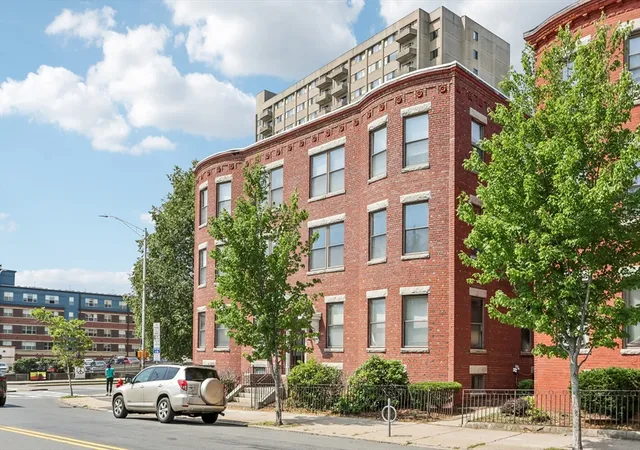 2nd image of 550 Main #5, Malden, MA 02148 | MLS# 73553348