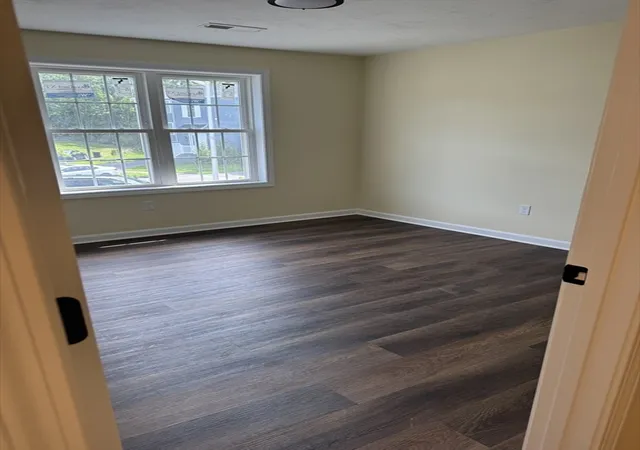 4th image of 18 Snowberrry Cir, Worcester, MA 01607 | MLS# 73558303