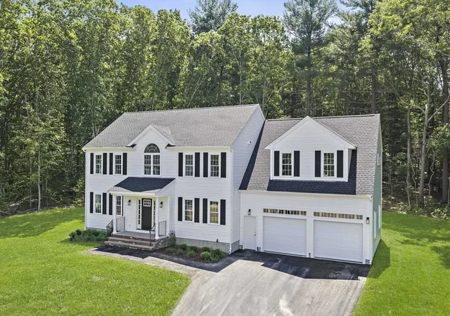 Homes for sale in Holbrook, MA | 5 Clarendon, Holbrook, MA 02343 | MLS# 73542368