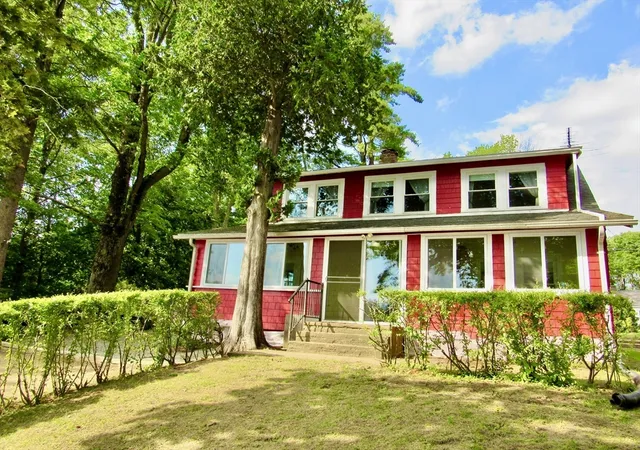 Photo 2 of Single family home for sale at 8 Union Rd, Wales, MA 01081 | MLS# 73550249 | Listing updated on 2026-08-29