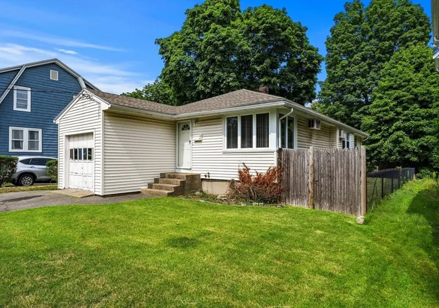 2nd image of 11 Pennybrook Rd, Lynn, MA 01905 | MLS# 73555656