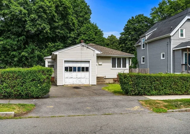 4th image of 11 Pennybrook Rd, Lynn, MA 01905 | MLS# 73555656