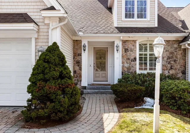 Homes for sale in Andover, MA | 11 Swan Ln #11, Andover, MA 01810 | MLS# 73490477