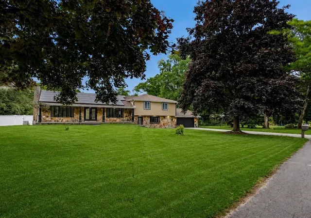 2nd image of 41 Watuppa Rd, Westport, MA 02790 | MLS# 73545200