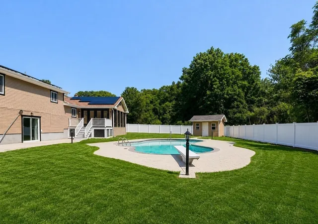 4th image of 41 Watuppa Rd, Westport, MA 02790 | MLS# 73545200
