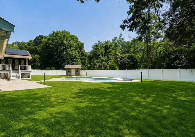 5th image of 41 Watuppa Rd, Westport, MA 02790 | MLS# 73545200
