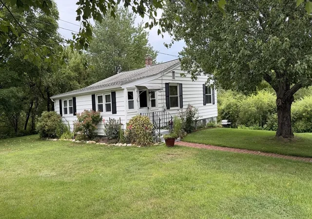 2nd image of 142 W Main St, Spencer, MA 01562 | MLS# 73568067