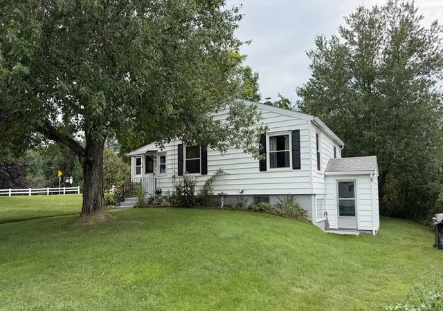 Photo 3 of Sale Pending at 142 W Main St, Spencer, MA 01562 | MLS# 73568067 | Listing updated on 2026-09-01