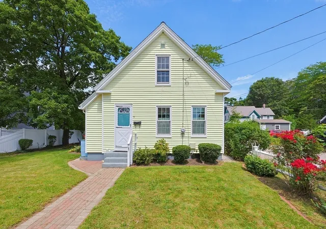 1st image of 98 Pleasant St, Franklin, MA 02038 | MLS# 73562018