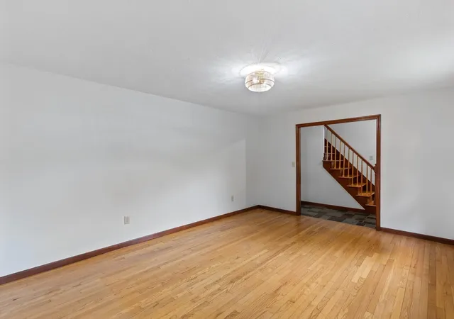 5th image of 29 Rawson Hill Dr, Shrewsbury, MA 01545 | MLS# 73538286
