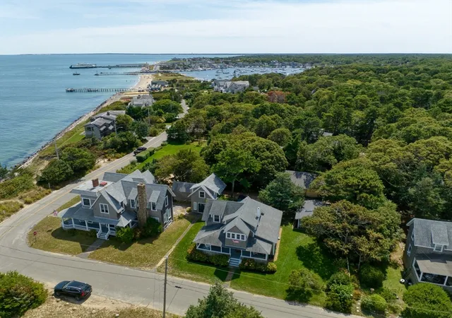 3rd image of 6 Brewster Ave, Oak Bluffs, MA 02557 | MLS# 73472925