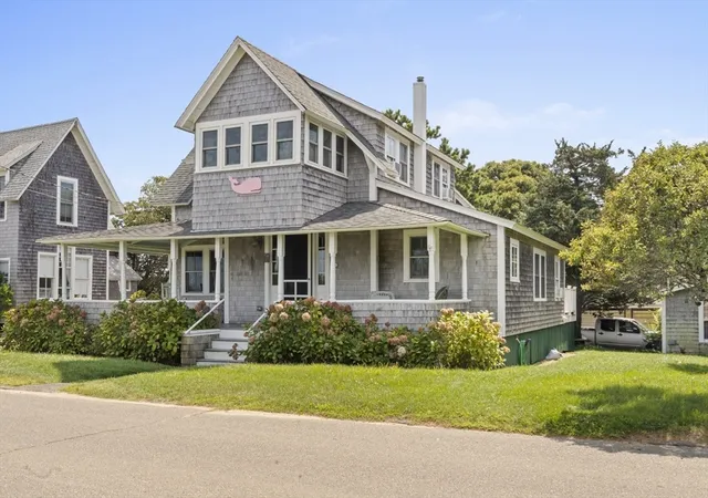 4th image of 6 Brewster Ave, Oak Bluffs, MA 02557 | MLS# 73472925