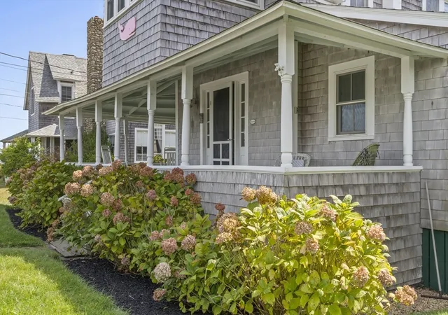 5th image of 6 Brewster Ave, Oak Bluffs, MA 02557 | MLS# 73472925