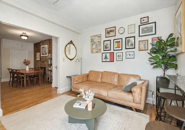 5th image of 130 Myrtle St, Boston, MA 02114