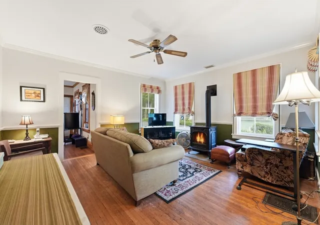 5th image of 25 Garfield St, Greenfield, MA 01301 | MLS# 73554880