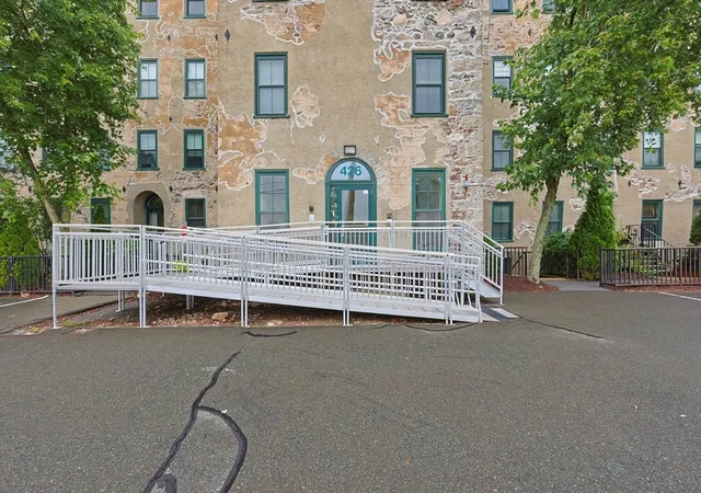 2nd image of 426 Mount Hope St #308, North Attleboro, MA 02760 | MLS# 73557685