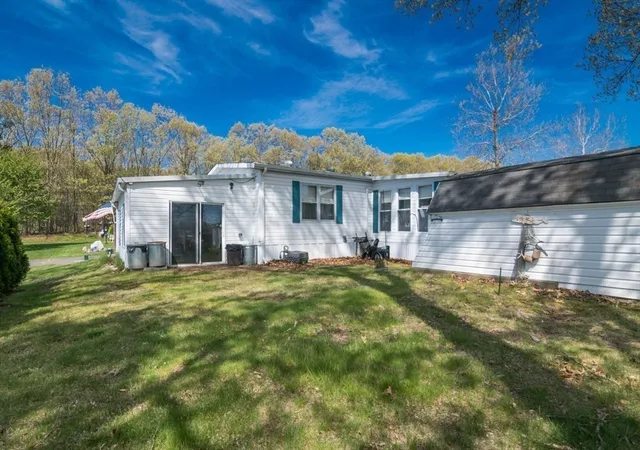 Homes for sale in West Springfield, MA | 3 John Dr, West Springfield, MA 01089 | MLS# 73514607