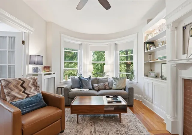 2nd image of 1896 Beacon St #PH3, Brookline, MA 02445 | MLS# 73563483