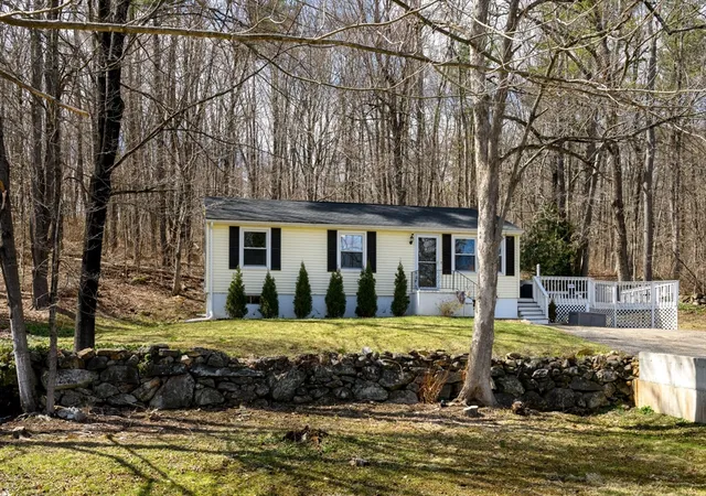 Homes for sale in Barre, MA | 261 School Street N, Barre, MA 01005 | MLS# 73497084
