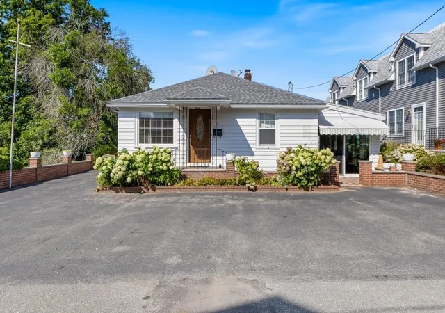 1st image of 8 Luzitania Ave, Gloucester, MA 01930 | MLS# 73555744