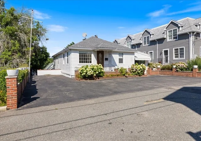 2nd image of 8 Luzitania Ave, Gloucester, MA 01930 | MLS# 73555744