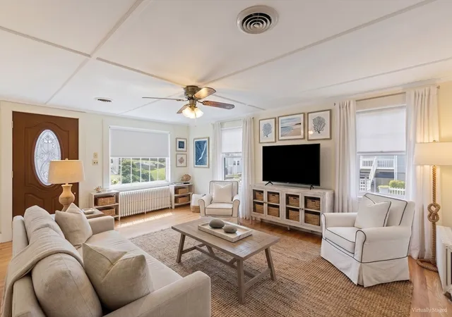 5th image of 8 Luzitania Ave, Gloucester, MA 01930 | MLS# 73555744