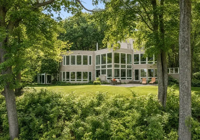 2nd image of 389 River Rd, Carlisle, MA 01741 | MLS# 73531988