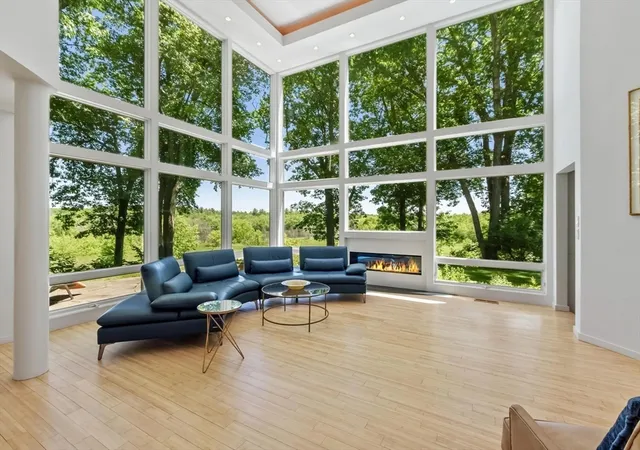4th image of 389 River Rd, Carlisle, MA 01741 | MLS# 73531988