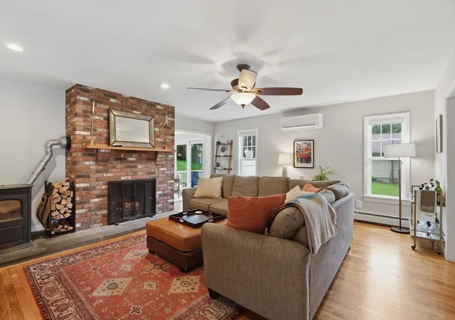 Homes for sale in Worcester, MA | 28 Modoc Street, Worcester, MA 01604 | MLS# 73529258