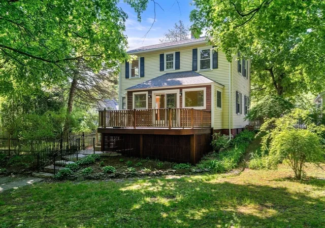 Homes for sale in Worcester, MA | 1231 Pleasant St, Worcester, MA 01602 | MLS# 73522485