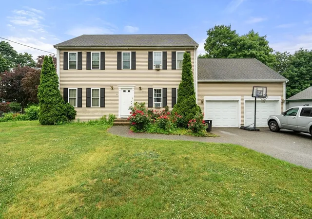 Homes for sale in Stoughton, MA | 86 Oakland St, Stoughton, MA 02072 | MLS# 73541408