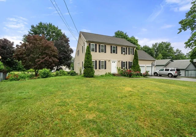 Homes for sale in Stoughton, MA | 86 Oakland St, Stoughton, MA 02072 | MLS# 73541408