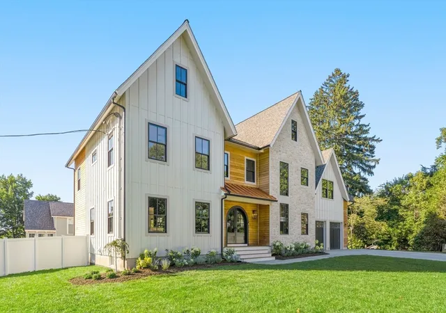40th image of 33 Harbor View Park, Milton, MA 02186 | MLS# 73560323