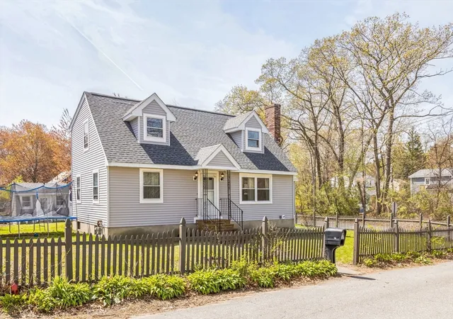 2nd image of 14 Greenville St, Billerica, MA 01821 | MLS# 73537525