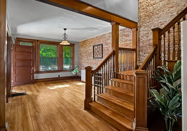 5th image of 4 Westland St, Worcester, MA 01602 | MLS# 73527357