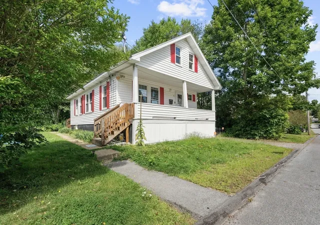 Photo 3 of Single family home for sale at 8 Wickman Dr, Gardner, MA 01440 | MLS# 73569729 | Listing updated on 2026-09-16
