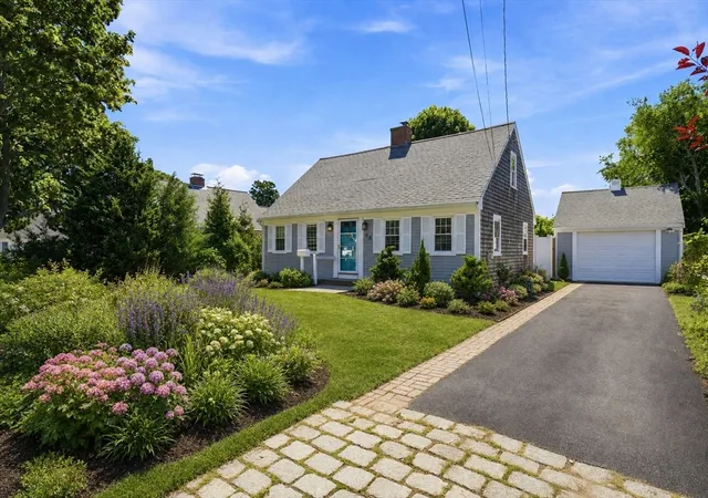 1st image of 35 Walnut St, Barnstable, MA 02601 | MLS# 73569624