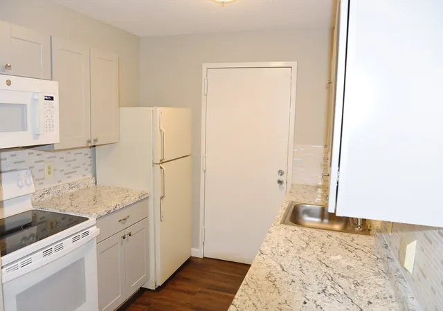 Photo 3 of Sale Pending at 47 Village Brook Ln #14, Natick, MA 01760 | MLS# 73569362 | Listing updated on 2026-09-15