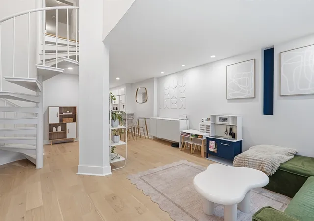 Listing Photo 4 - Condo for sale in building located at 15 Cazenove St, Boston, MA 02116 - Unit #1