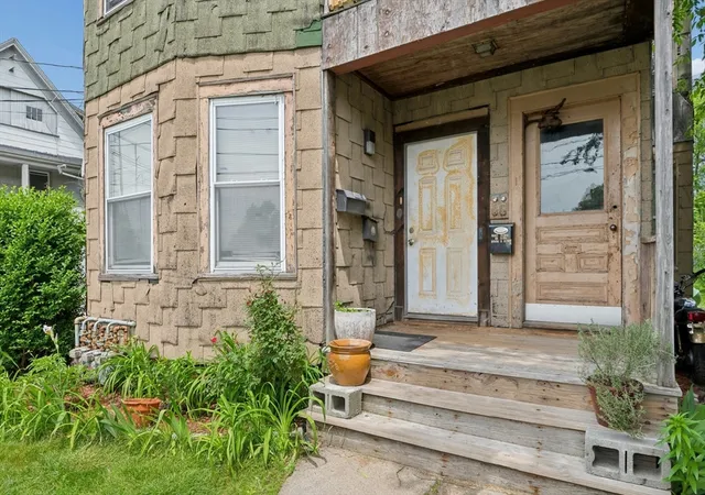 Homes for sale in Worcester, MA | 1 Summerhill Avenue, Worcester, MA 01606 | MLS# 73522743