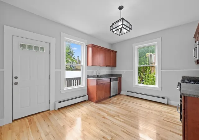 Listing Photo 4 - Condo for sale in building located at 24 Vlg St, Marblehead, MA 01945 - Unit #1