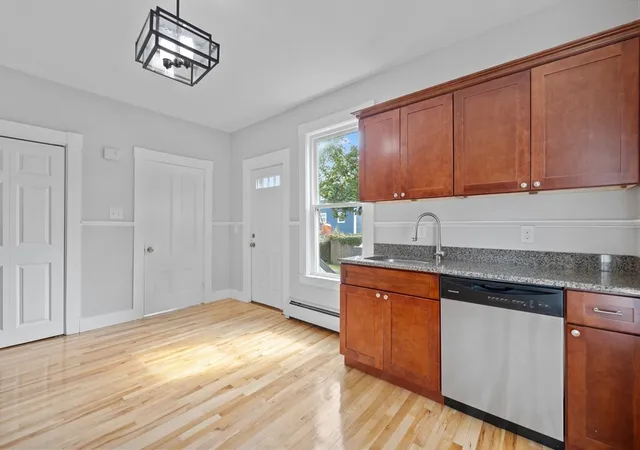 Listing Photo 5 - Condo for sale in building located at 24 Vlg St, Marblehead, MA 01945 - Unit #1