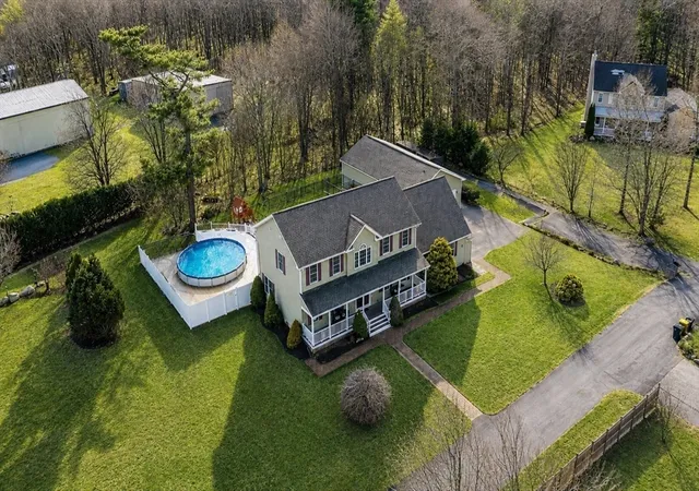 4th image of 6 Angle Ct, Westport, MA 02790 | MLS# 73527301
