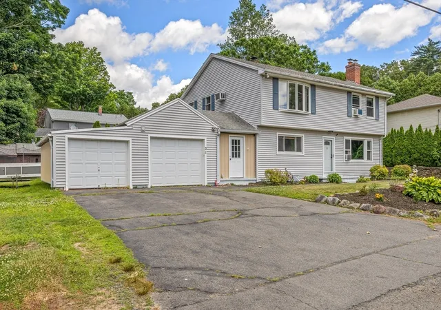 3rd image of 31 Harlan St, Ludlow, MA 01056 | MLS# 73539704